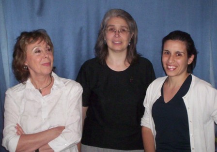 Beatriz Lockhart (a sinistra), Elizabeth González (al centro) e Beatriz Lozano (a destra) sorridono in una foto insieme.