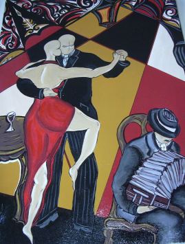 Una coppia di ballerini balla il tango, con un suonatore di bandoneón in primo piano.